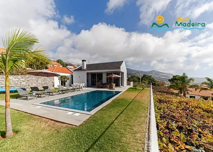 Ourmadeira - Heights, Modern Vila Calheta (Madeira)